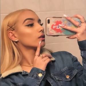 Meet your Posher, Chrissy